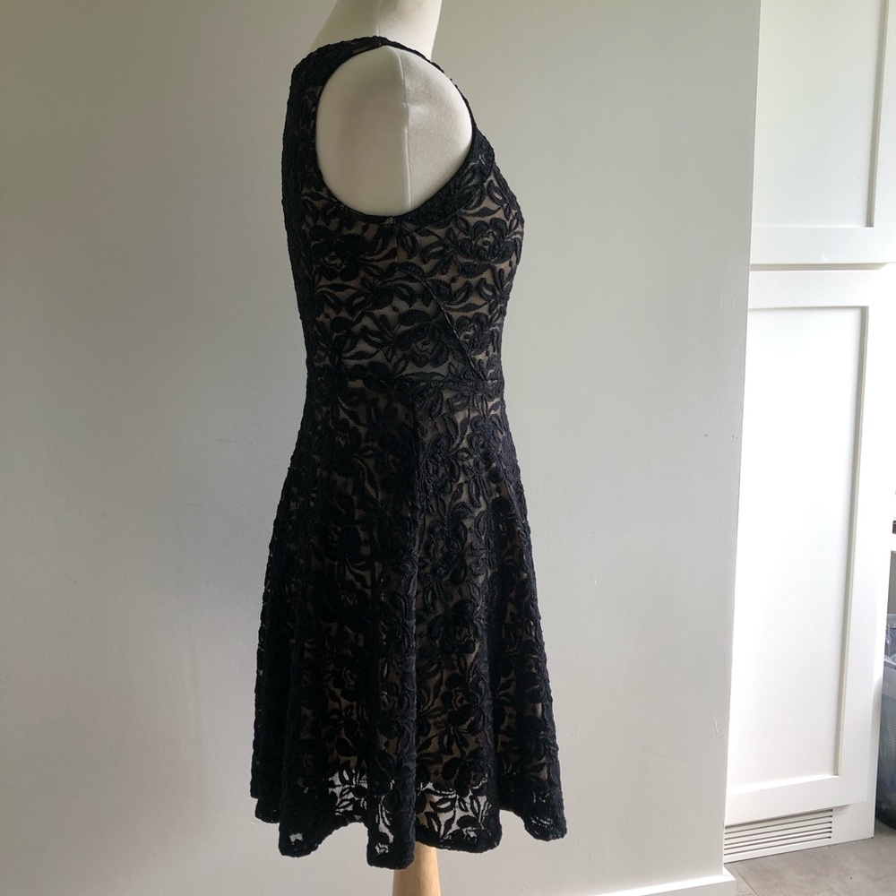 Soprano fit & flare lace dress - Picture 2 of 2